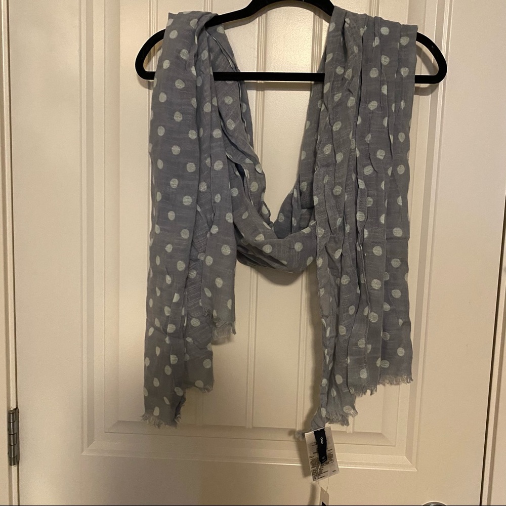 New with tag Gap scarf polka dot cute gray white